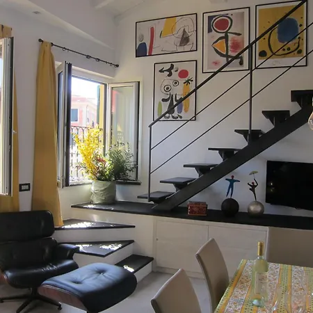 Caruggio 49 Attico Con Parcheggio Appartement